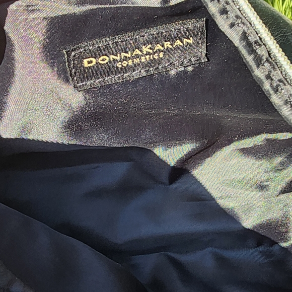 NEW CONDITION DK Pouch Black and Gold Sleek Luxury Aesthetic Lightweight Clutch - Picture 4 of 4